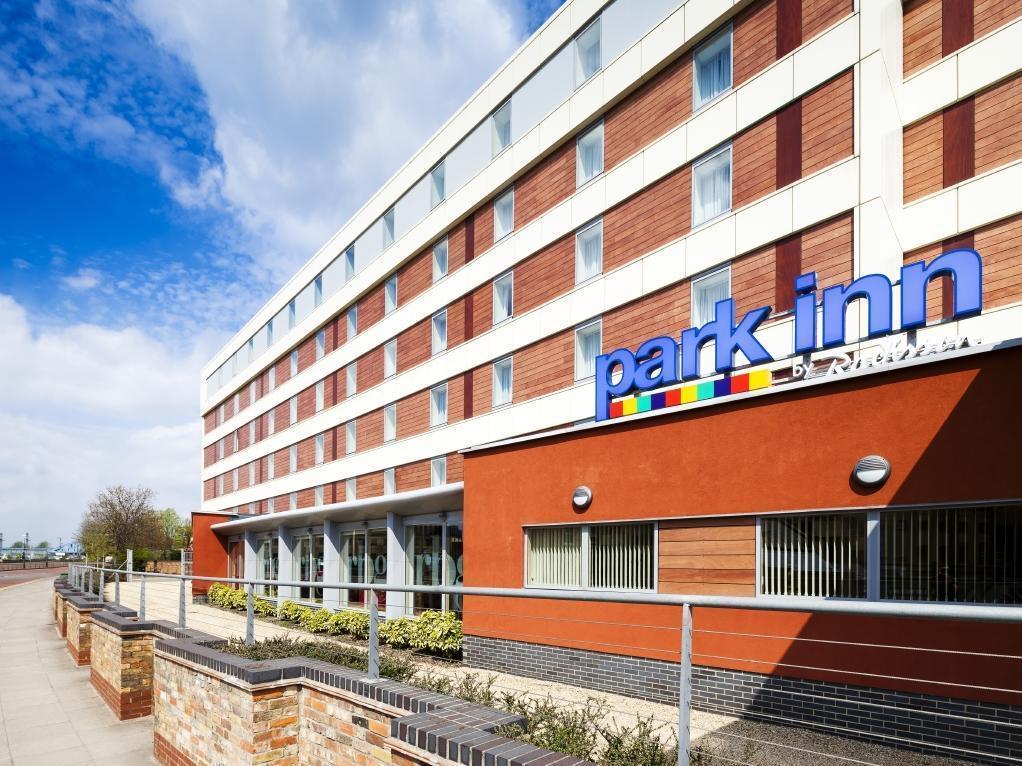 Park Inn By Radisson Петербург Экстерьер фото